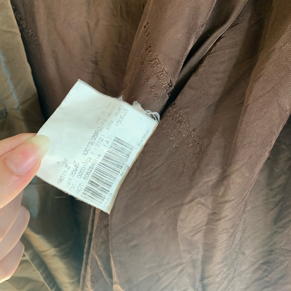 Burberry Light Weight Coat - Picture 6 of 7